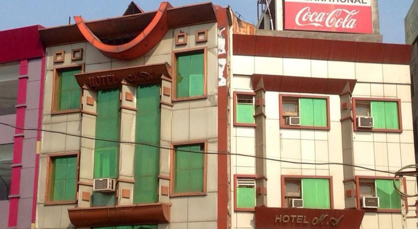 The Golden Oak Hotell Rāipur Exteriör bild
